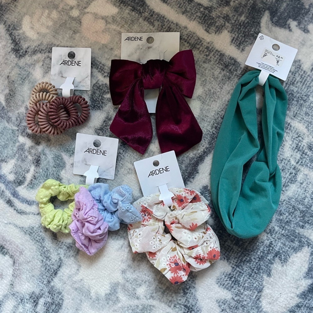 ARDENE 5 pack hair accessories